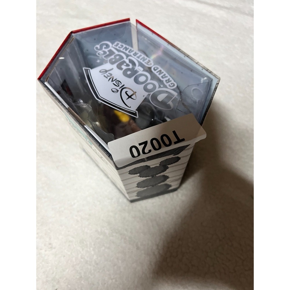 Disney Doorables Grand Entrance Mickey Mouse 2-Pack (Steamboat Willie + Classic) - Picture 7 of 8